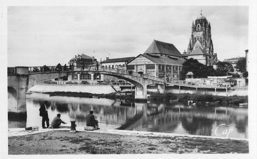 Sainte vue sur passerelle - sainte,
