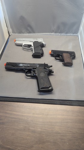 Lot three airsoft pistols - lot, of