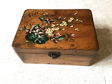 Très jolie boîte en bois olivier décor  violette eglantier NICE