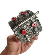 BRACELET  EN ARGENT ETHNIQUE
