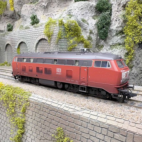 Locomotive diesel 218 - diesel,