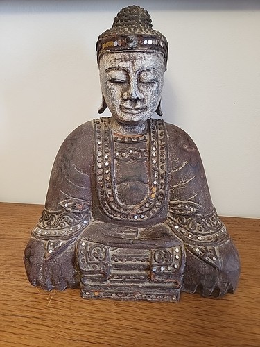 Grand bouddha assis - assis, et