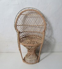 Fauteuil Emmanuelle rotin Vintage pour poupée H42cm ..