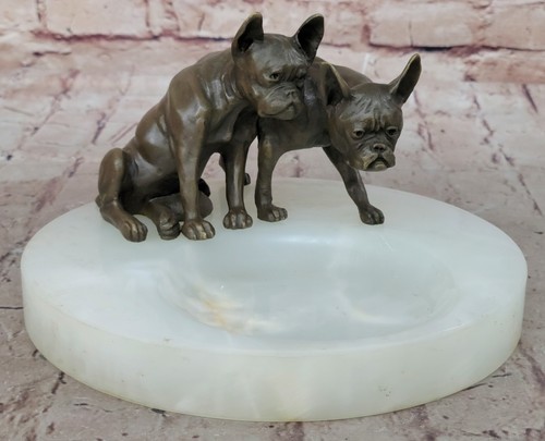Deux figurines sculpture en - de,