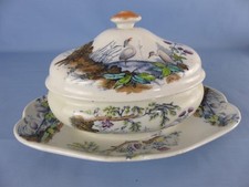 PORCELAINE FINE anglaise ??? saucière + couvercle décor peint héron 