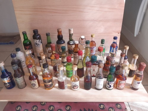Lot mignonnettes alcool - x,