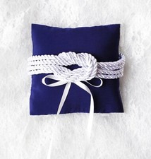 Coussin d'alliances mariage avec noeud maritime  marin mer bleu 15x15cm
