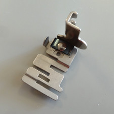 Pied SIMANCO 36865 pour Machines à coudre SINGER 221, 222, 15, 66, ...