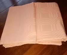 Deux grands coupons de tissu