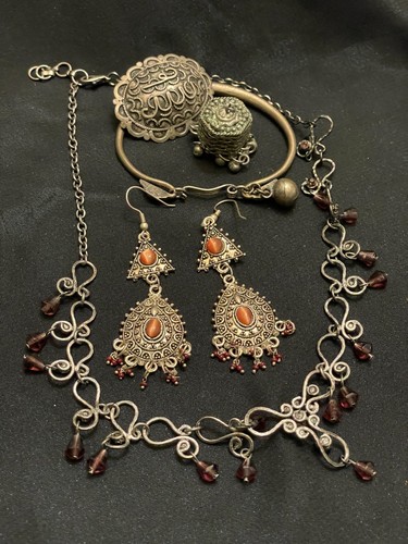 Lot bijoux ethniques - lot,