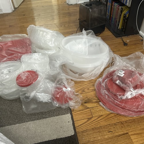 New old stop tupperware large - old,