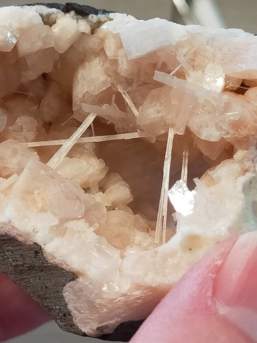Belle scolecite geode avec - scolecite,