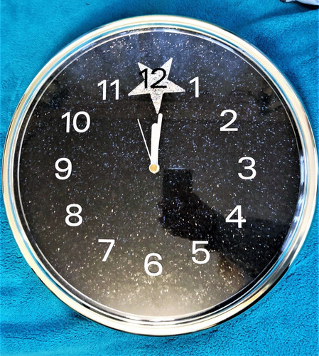Horloge murale disco noire - noire, à
