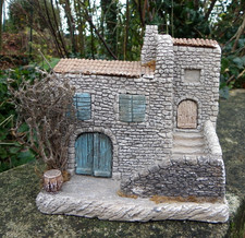 FAÇADE DE MAISON POUR CRÈCHE