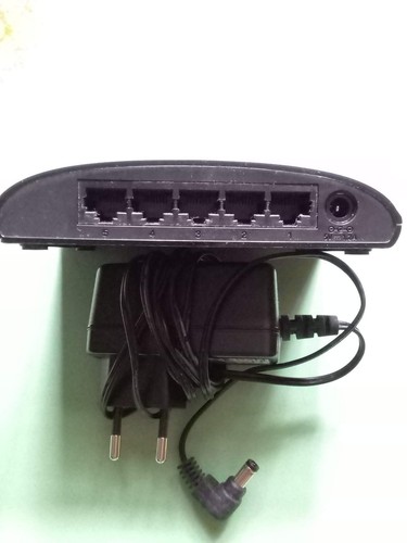 Switch dlink des - des-1005d,