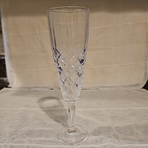Fluted champagne dauphine - champagne,