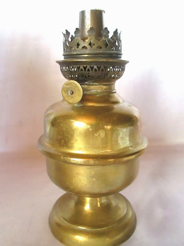Lampe petrole pied - à,