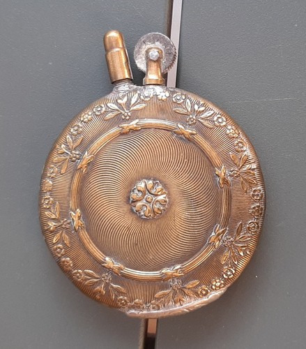 Beau briquet artisanat poilu - briquet,