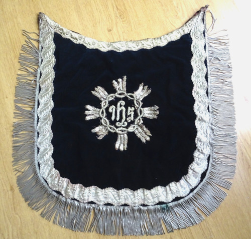 Chape ancienne noire - , brodée