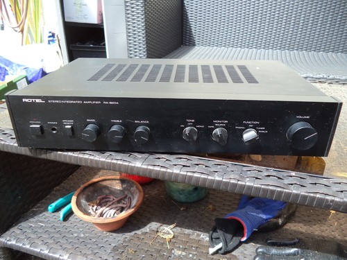 Rotel 820a amplificateur - rotel,