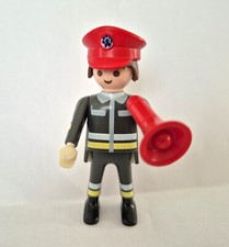 PERSONNAGE POMPIER CASQUE