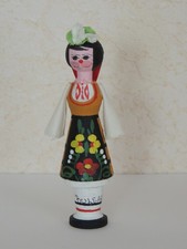 Poupée en bois peint Bulgarie