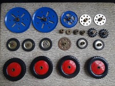 Pièces Meccano Lot de roues et d'engrenage  / en état d usage / voir description