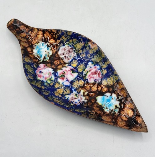 Coupelle formant feuille - , en