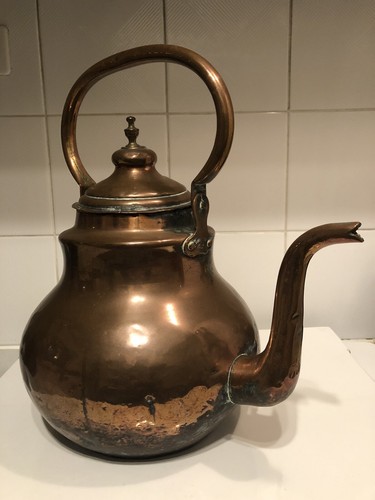 Ancienne grande bouilloire - grande, en