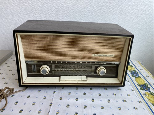 Ancien poste radio lampes - poste, a