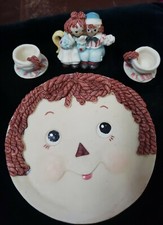 Raggedy Ann Andy 1997 Popular Imports Miniature Resin Doll Tea Plate with cups