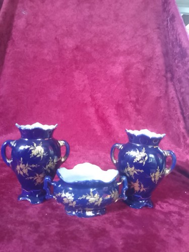 Trois vases miniatures - , anciens