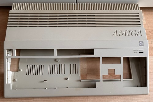 Commodore amiga 500 - 500, boîtier
