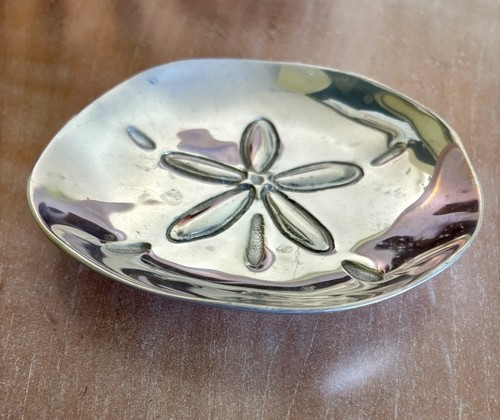 Mariposa sand dollar design - dollar,
