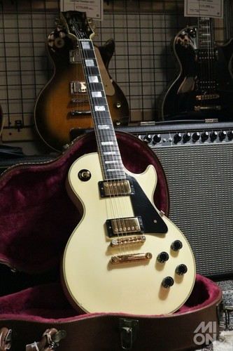 Guitare électrique - (gibson),
