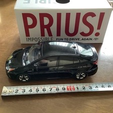 Mini voiture Prius 1/30 noire, à vendre