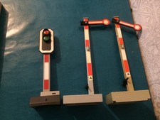 playmobil ACCESSOIRE TRAIN LGB FEU ROUGE ET 2 SIGNAL DONT UN JAUNI