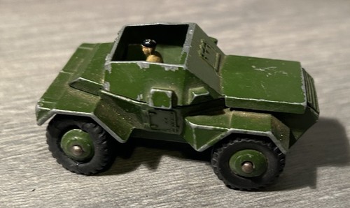 Dinky toys soout car - car, army