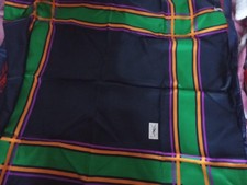 Foulard en carré soie vintage