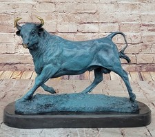 Sculpture Statue Taureau En