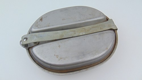 Gamelle daté 1945 - gamelle,