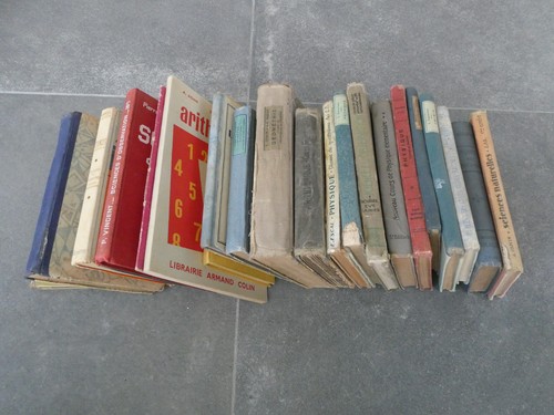 Lot livres scolaires - 23,