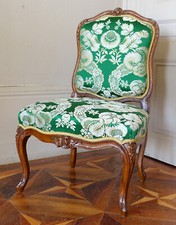 Chaise sculptée - époque Louis XV - estampillée Etienne Meunier