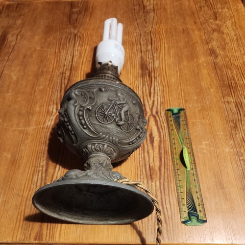 Lampe métal motif - lampe, ancien