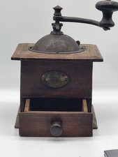 xh- ancien moulin à café