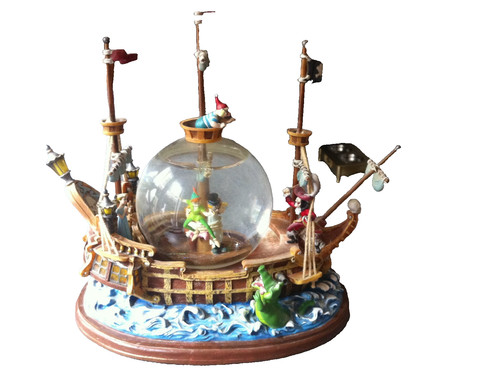 Snow globe musical disney - ,