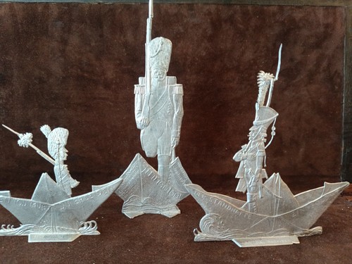 Tin figures display case 70 - 3,
