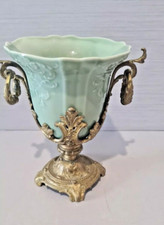 VASE EN PORCELAINE CHINOISE CELADON, MONTURE EN BRONZE DORE- EPOQUE XXEME SIECLE