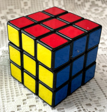 Jeu RUBIK'S CUBE très bon