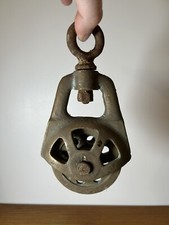 ANCIENNE POULIE DE BATEAU